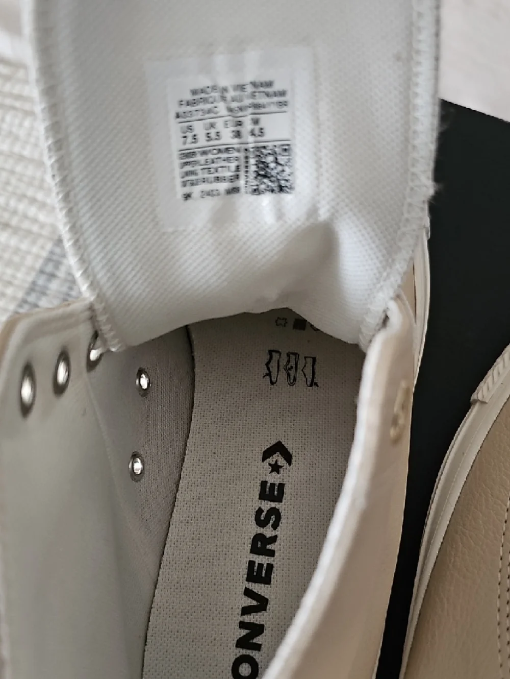 Converse Women's Leather High-Top Sneakers in Beige and White - Picture 4 of 5